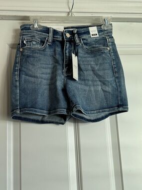 New Judy Blue Small Mid Rise Slightly Distressed Denim Jean Shorts JB15270LT